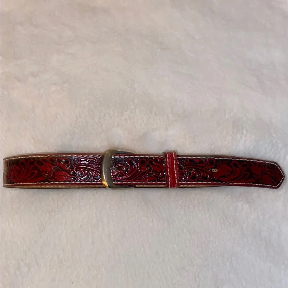 NWOT Hand Crafted 100% Leather Belt Black/Red with Silver Tone Buckle Size 28